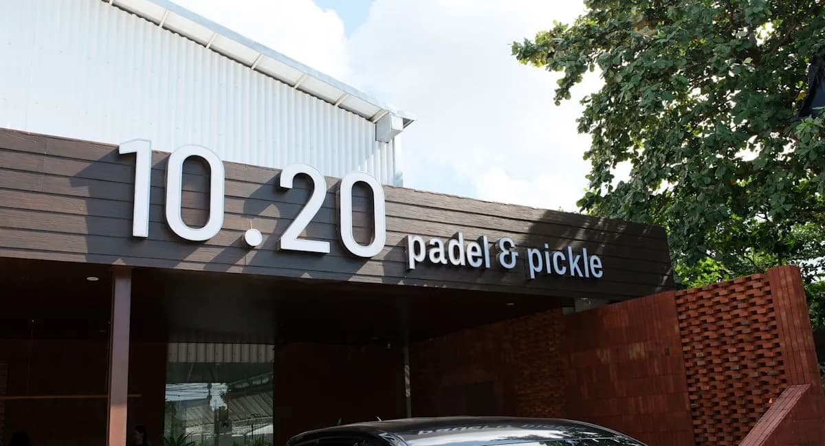 Club entrance at 10.20 Padel & Pickleball