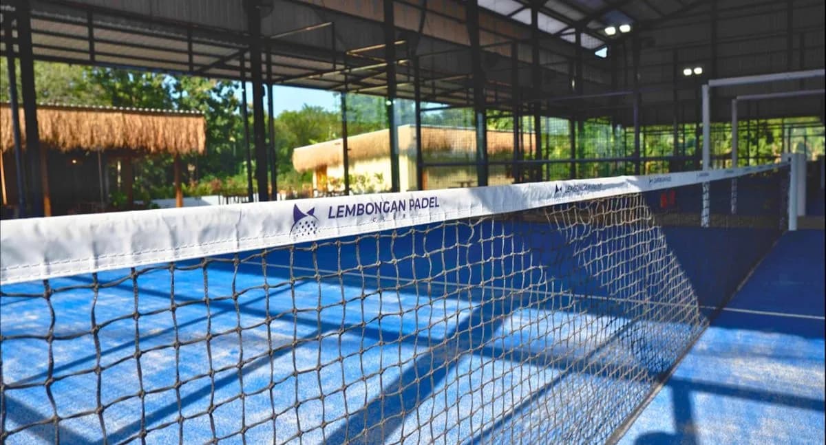 Blue roofed padel court at Lembongan Padel Club